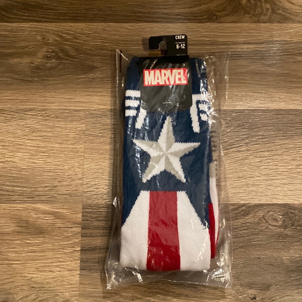 Sealed (Marvel) Captain America High Crew Top Socks. Shoe size 8-12